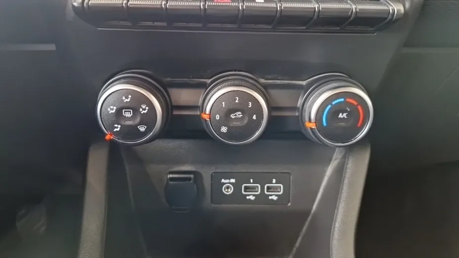 RENAULT Clio -