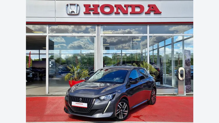 PEUGEOT 208 -