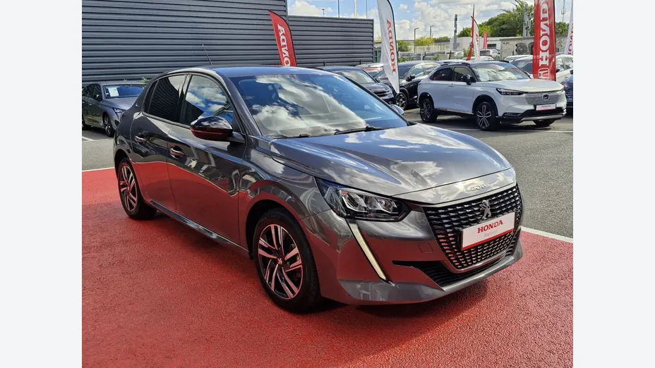 PEUGEOT 208 -
