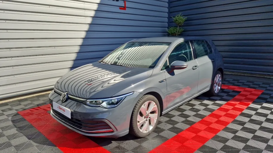 Volkswagen Golf -