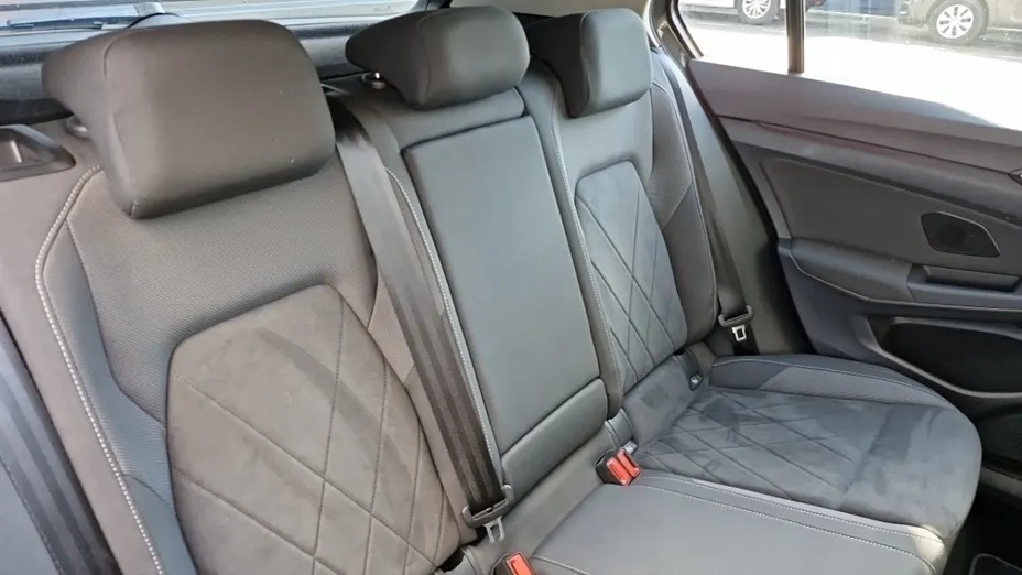 Volkswagen Golf -