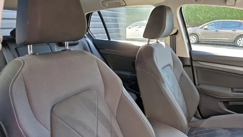Volkswagen Golf -