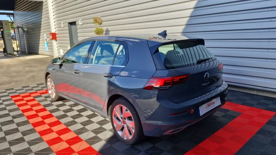 Volkswagen Golf -