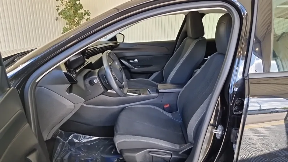 PEUGEOT 308 -
