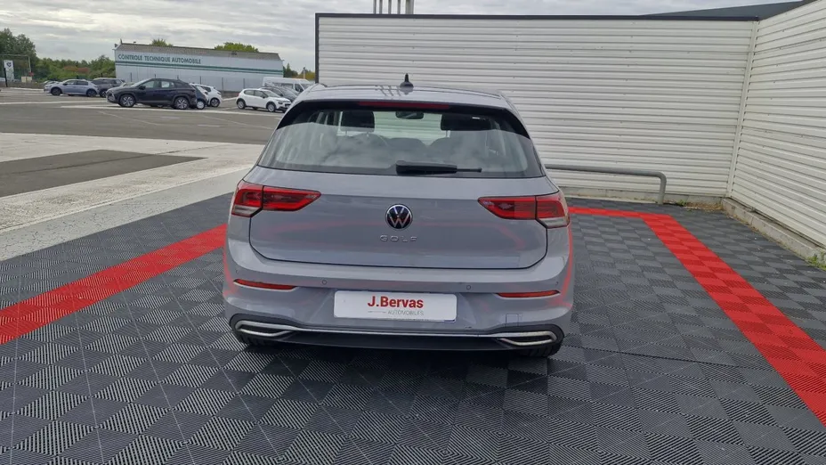 Volkswagen Golf -