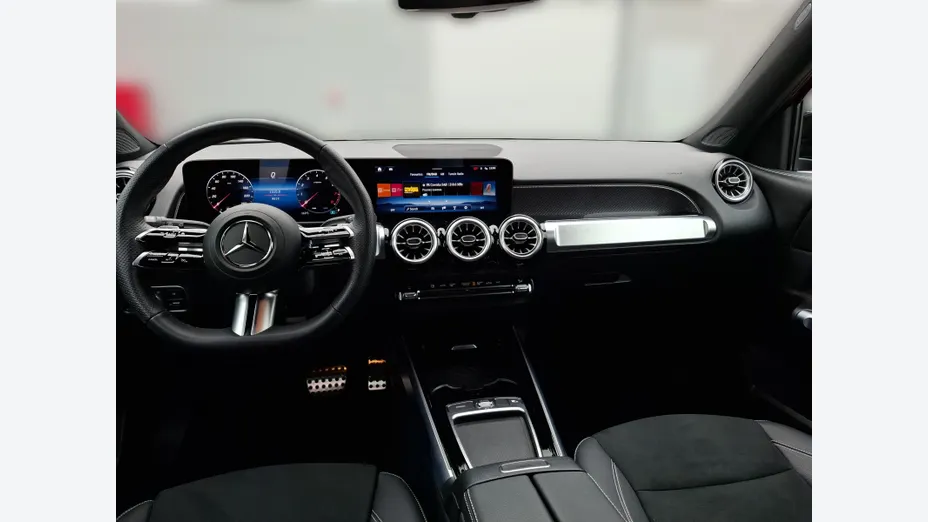 MERCEDES-BENZ GLB GLB 200 mHEV AMG Line 7G-DCT