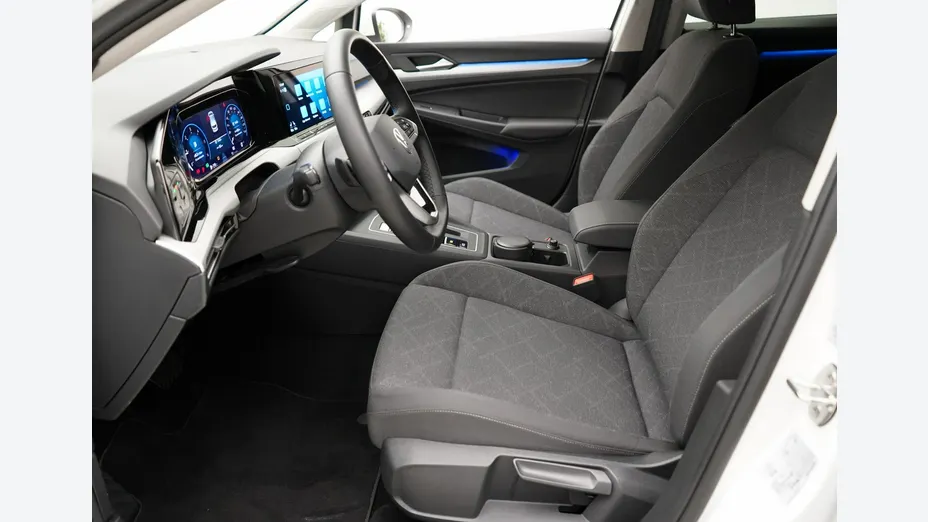 VOLKSWAGEN Golf -