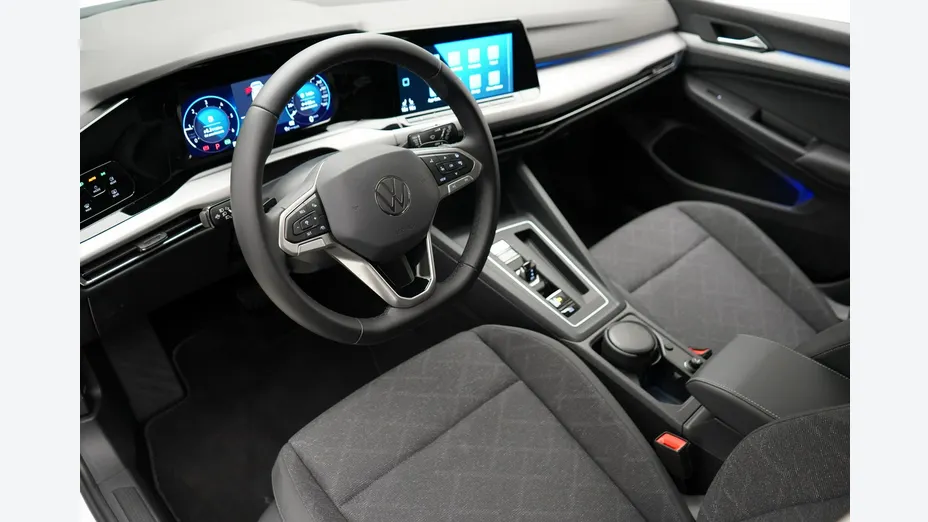 VOLKSWAGEN Golf -