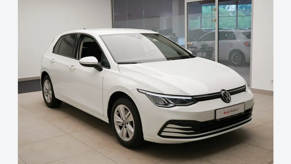 VOLKSWAGEN Golf -