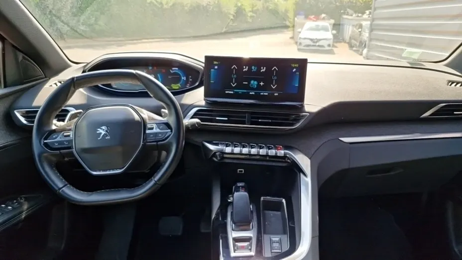 PEUGEOT 3008 -