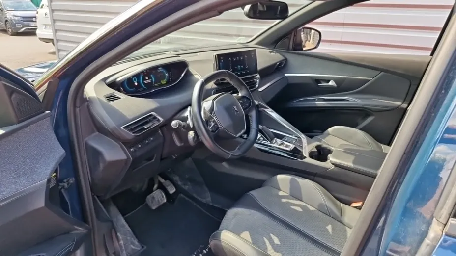 PEUGEOT 3008 -