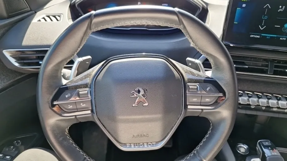PEUGEOT 3008 -