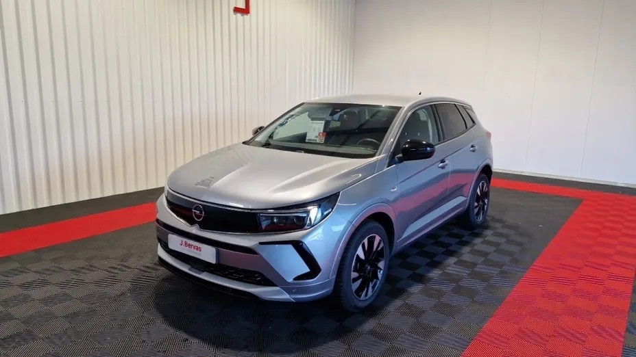 OPEL Grandland -