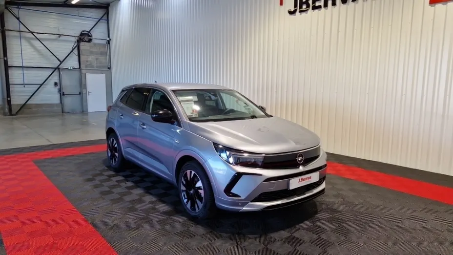 OPEL Grandland -