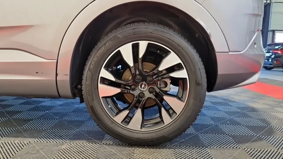 OPEL Grandland -