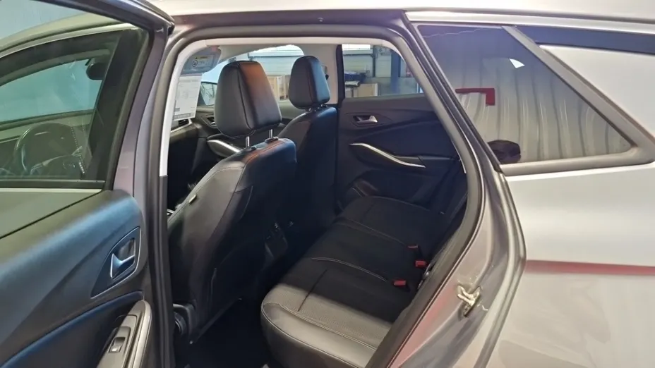 OPEL Grandland -