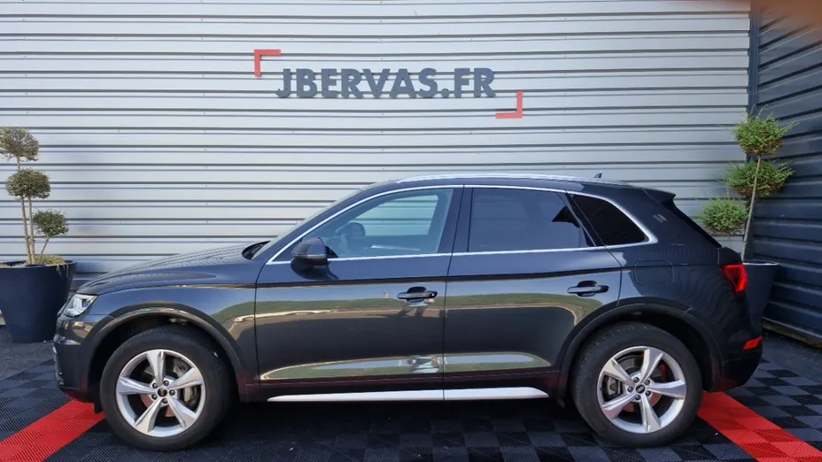 AUDI Q5 -