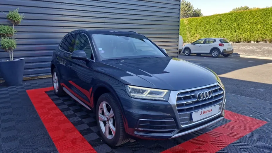 AUDI Q5 -