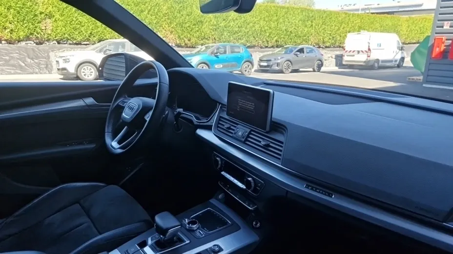 AUDI Q5 -