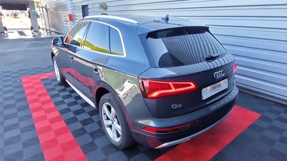 AUDI Q5 -
