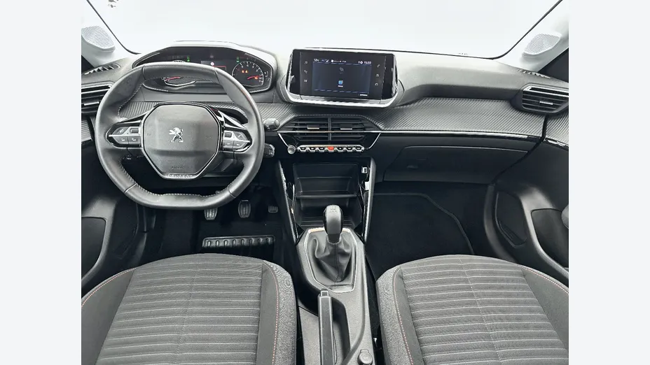 PEUGEOT 208 -
