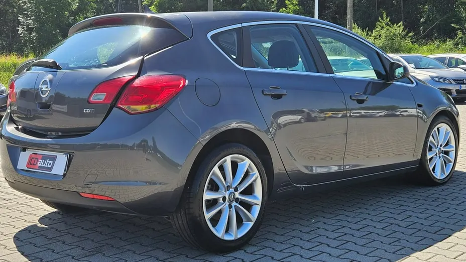 OPEL Astra -