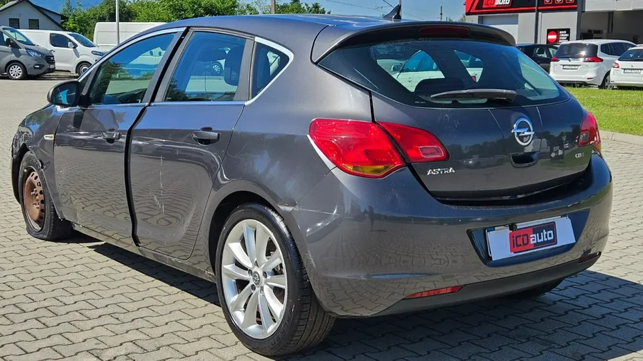 OPEL Astra -