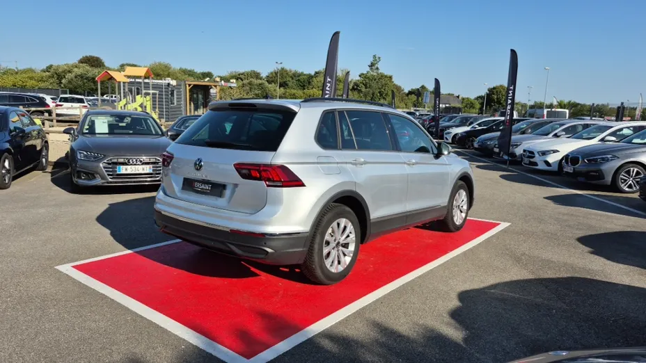 Volkswagen Tiguan -
