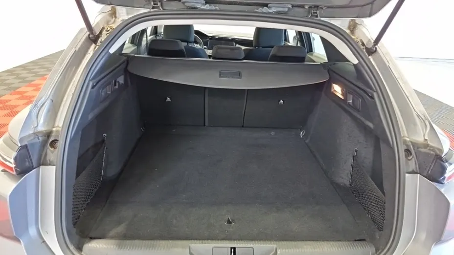 PEUGEOT 308 -