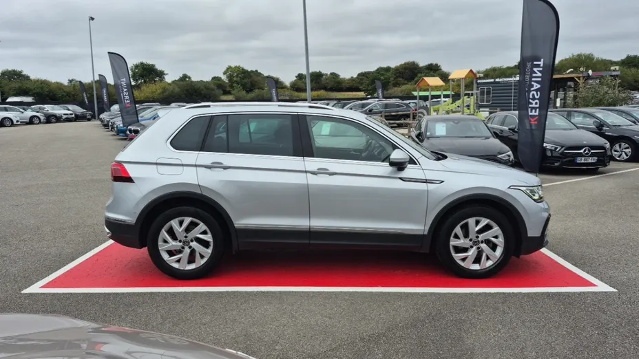 Volkswagen Tiguan -