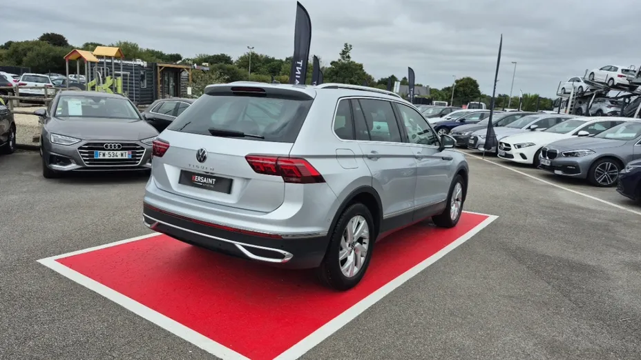 Volkswagen Tiguan -