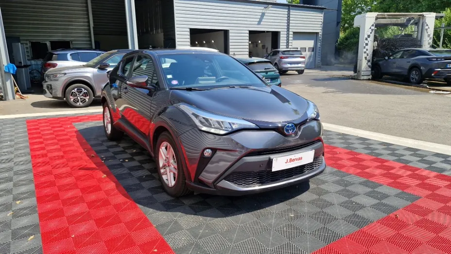 TOYOTA C-HR -