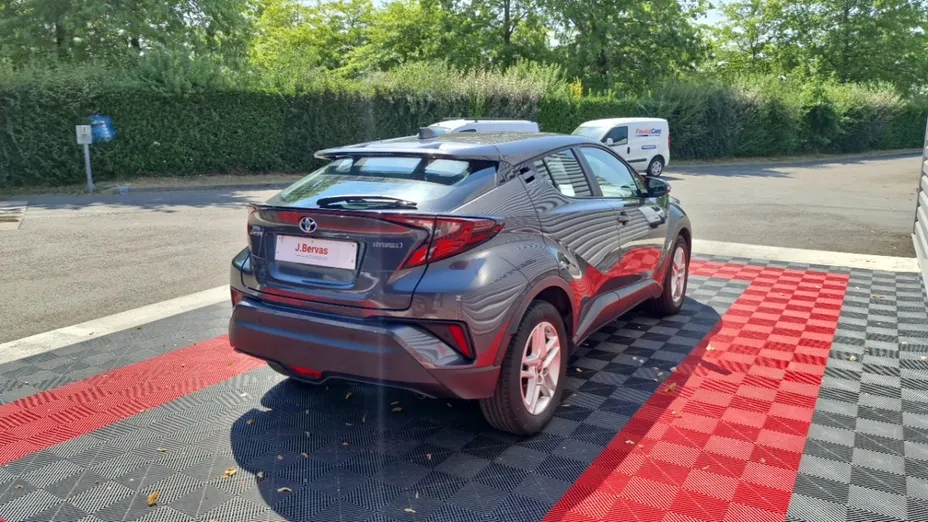TOYOTA C-HR -