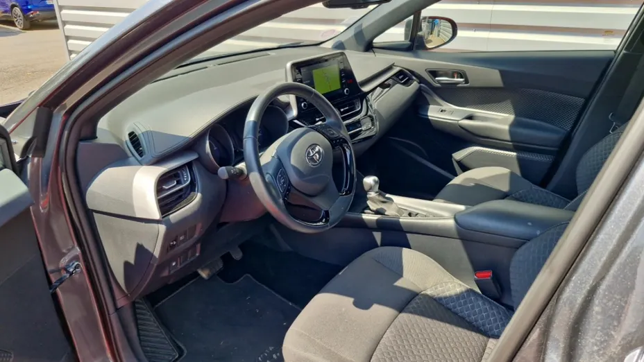 TOYOTA C-HR -
