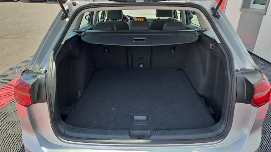 Volkswagen Golf -