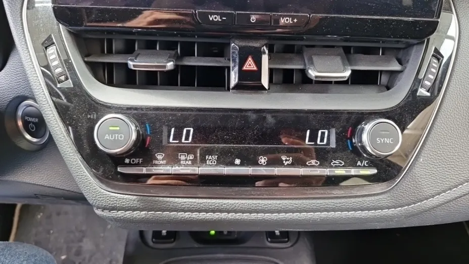 TOYOTA Corolla -