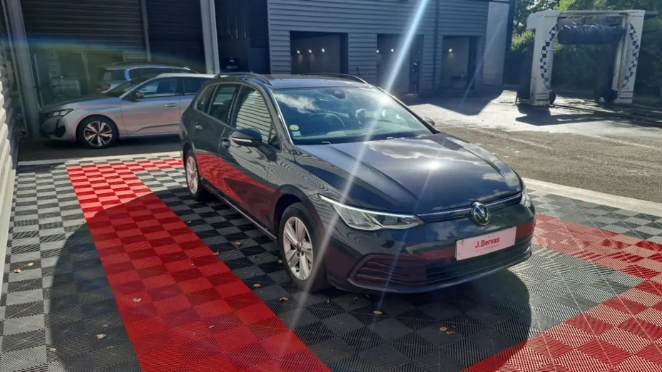 Volkswagen Golf -