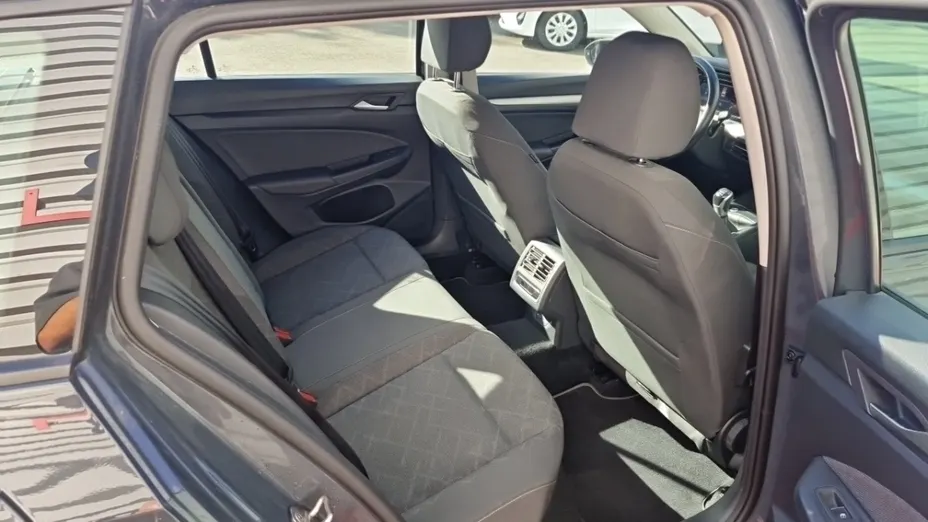Volkswagen Golf -