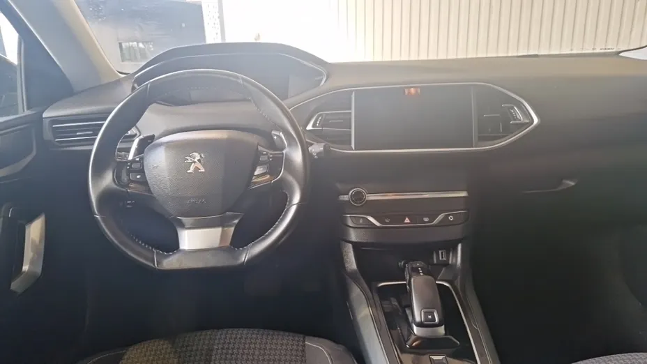 PEUGEOT 308 -