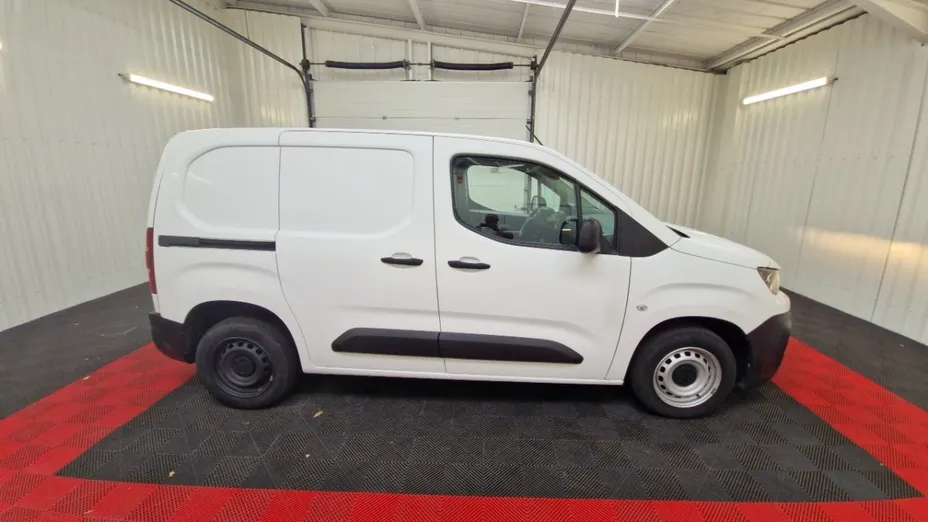 PEUGEOT Partner -