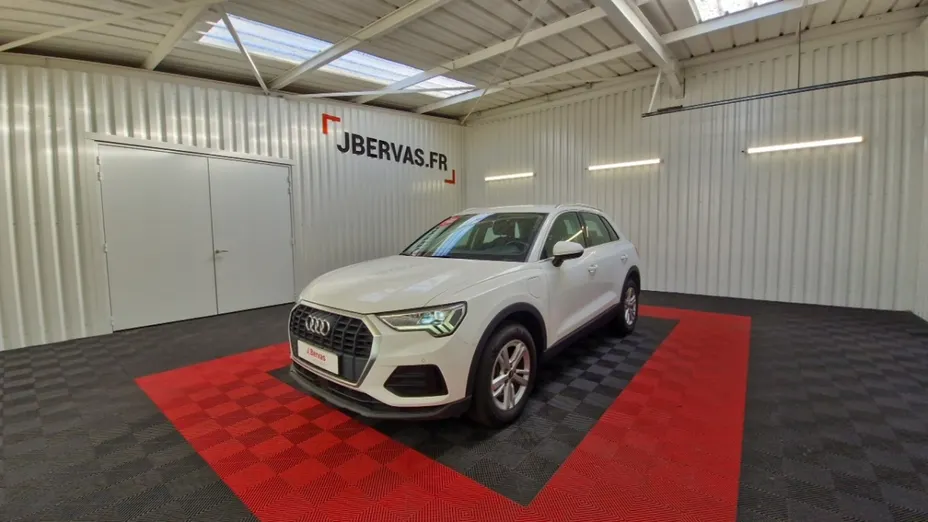 AUDI Q3 -