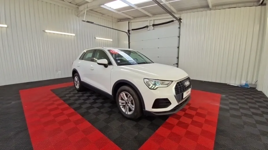 AUDI Q3 -