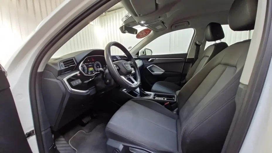 AUDI Q3 -