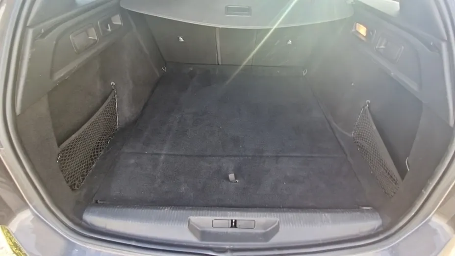 PEUGEOT 308 -