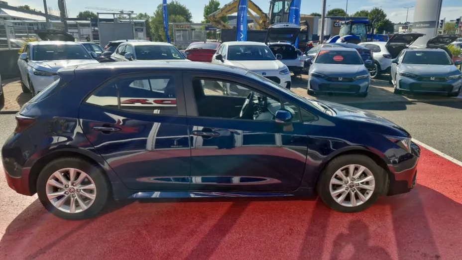 TOYOTA Corolla -