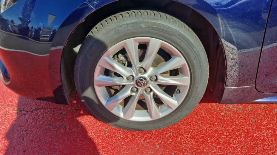 TOYOTA Corolla -