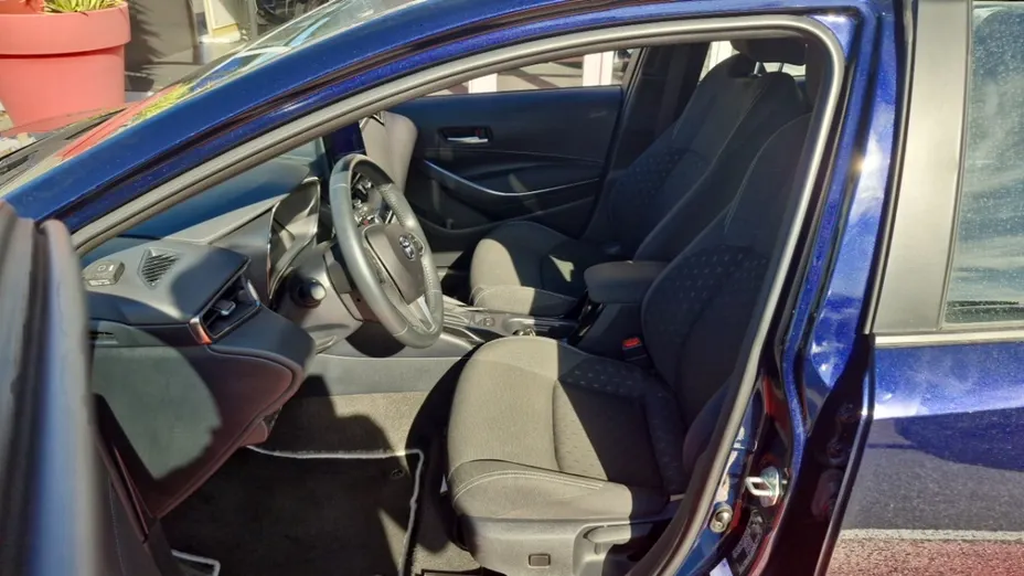 TOYOTA Corolla -