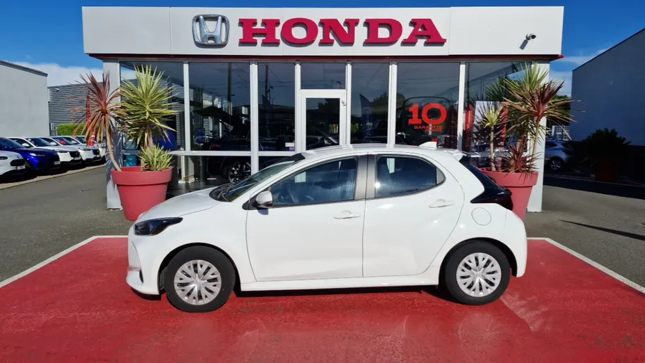 TOYOTA Yaris -