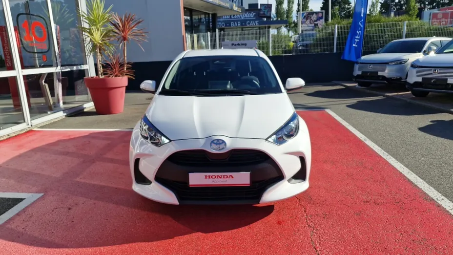 TOYOTA Yaris -