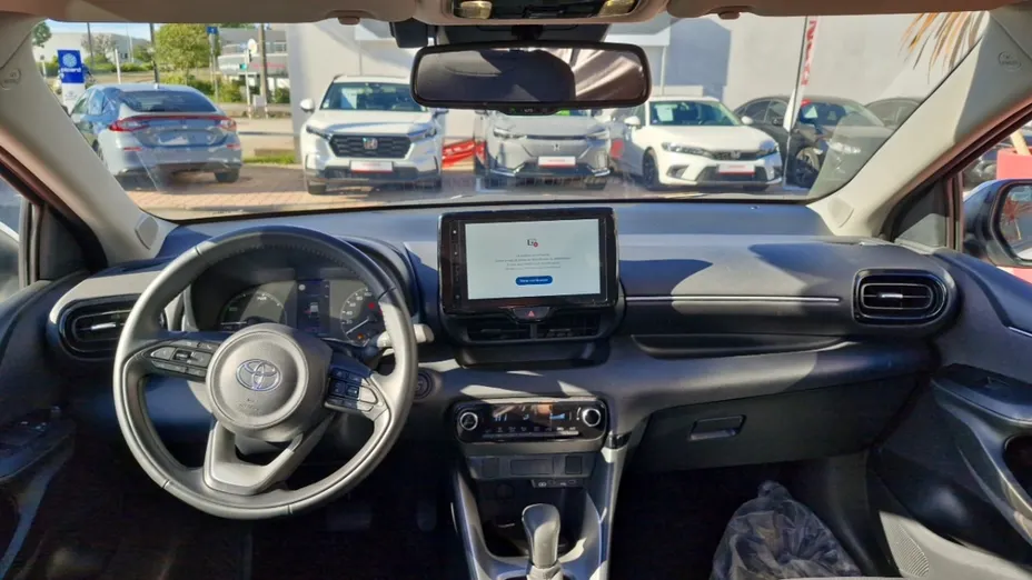 TOYOTA Yaris -